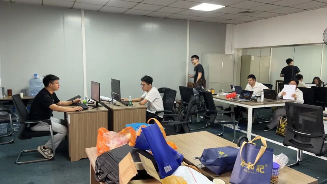 《致敬，，，，，奋斗的青春》